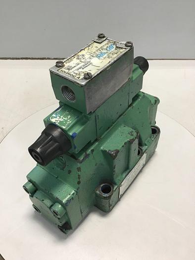 Used VICKERS Directional Control Valve DG4V-3-6C-M-W-B-40 USED