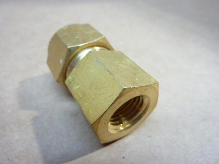 SWAGELOK Female Connector B-810-7-4 #39376