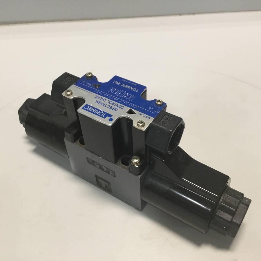 Used TOKIMEC Directional Control Valve DG4V-3-6C-M-P7-H-7-52 USED