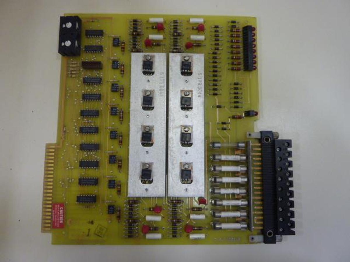 Used CINCINNATI MILACRON Output Board 3-531-3563A Used