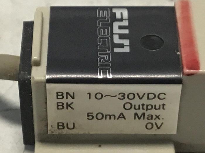 Used FUJI ELECTRIC Proximity Switch PE-B4D3 #128364