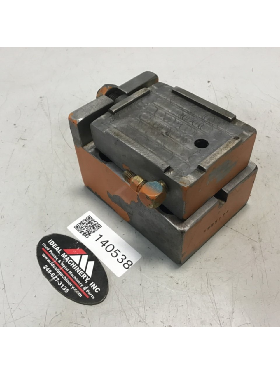 Used CINCINNATI MILACRON Sliding Shoe Platen 3955175 USED