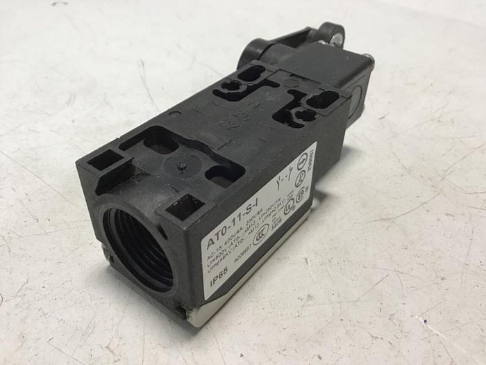 Used MOELLER Limit Switch AT0-02-1-I #122267