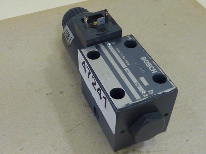 Used BOSCH Directional Valve 0 810 091 227 #47241