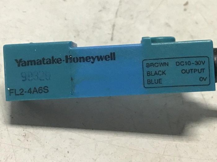 Used YAMATAKE Proximity Switch FL2-4A6S #128178