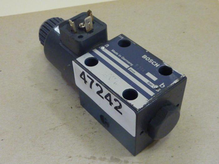 Used BOSCH Directional Valve 0 810 091 227 #47242