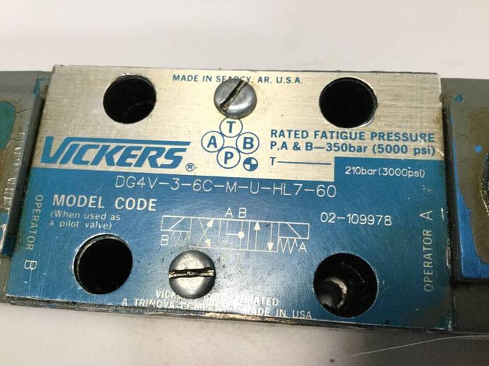 Used VICKERS Directional Valve DG4V-3-6C-M-U-HL7-60 Used