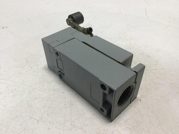 Used SQUARE D Limit Switch 9007-C54B #122055