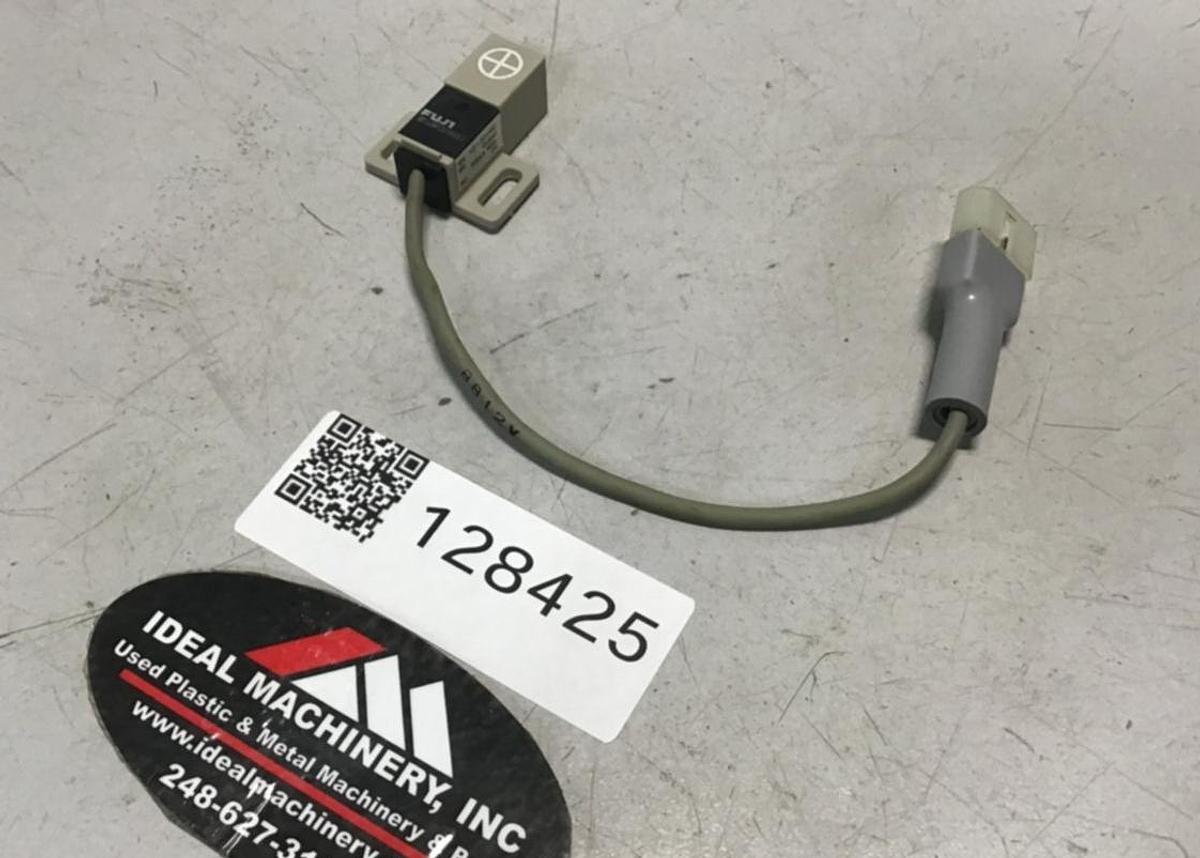 Used FUJI ELECTRIC Proximity Switch PE-B4D3 USED
