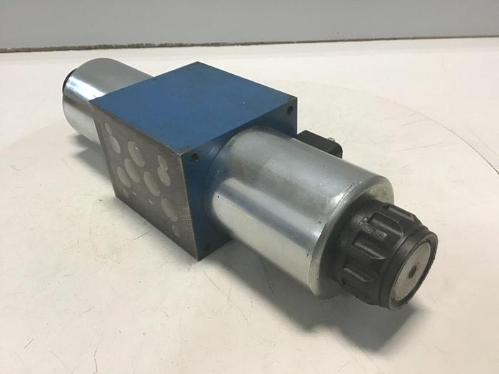Used MANNESMANN REXROTH Valve 4WE 10 J32 4WE10J32/CG24N9Z4 #137657