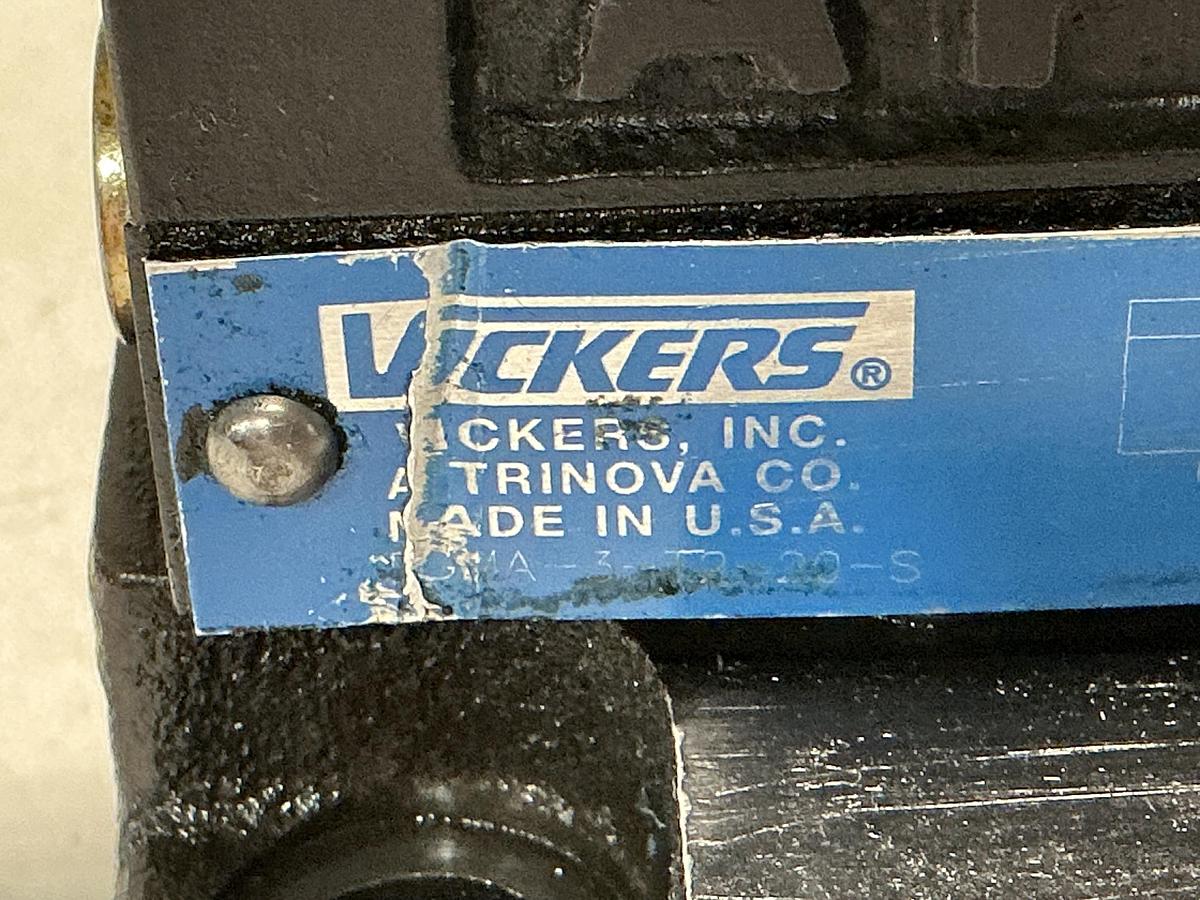 Used VICKERS DG4V-3S-22A-M-U-HL7-60-EN490