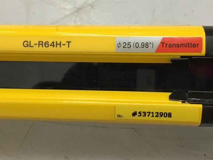 Used KEYENCE CORP Light Curtain Transmitter GL-R64H-T USED