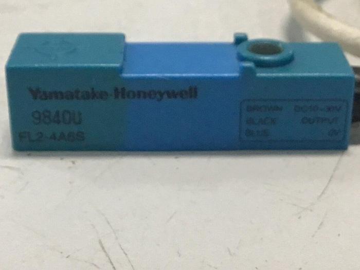 Used YAMATAKE Proximity Switch FL2-4A6S #128185