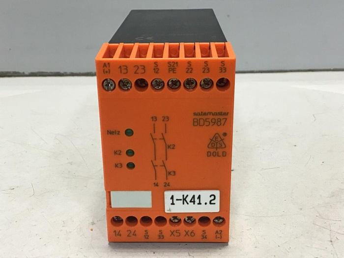 Used E DOLD & SOHNE KG Emergency Stop Module BD5987.02/001 #129531