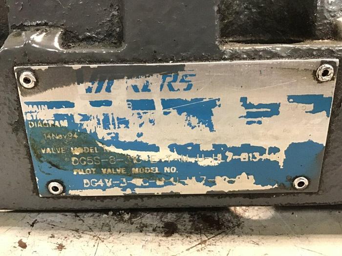 Used VICKERS Solenoid Directional Valve DG4V-3-6C-M-U-HL7-60-B13 Used