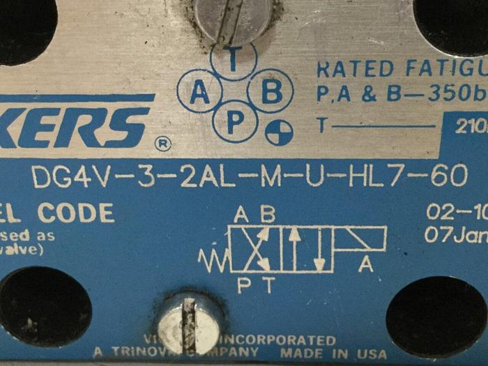 Used VICKERS Valves DG4V-3-2AL-M-U-HL7-60 #110430