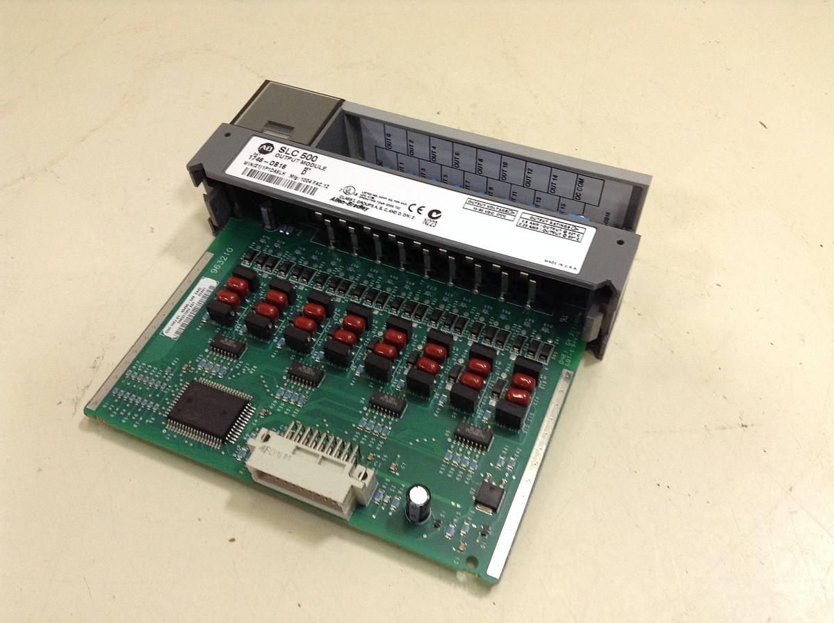 Used ALLEN BRADLEY Output Module 1746-OB16 SER D Used