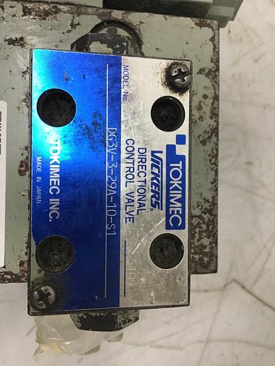 Used YUKEN Directional Control Valve DSHG-06-3C4-ET-51107 #135547