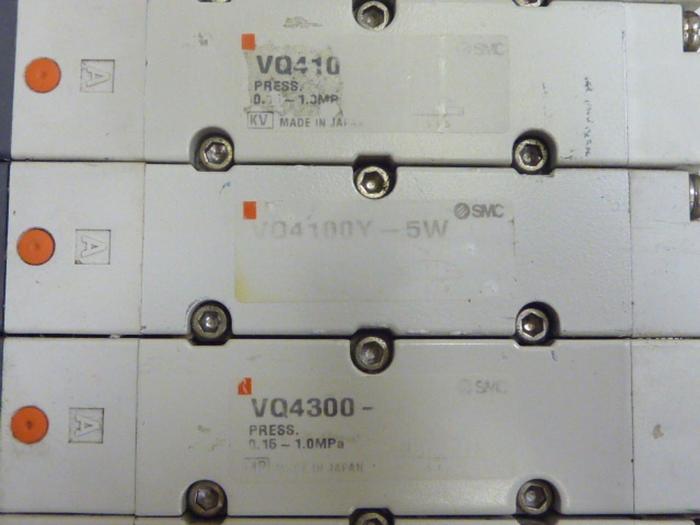 Used SMC Control Block w/ Valves VQ4300-5 #66056