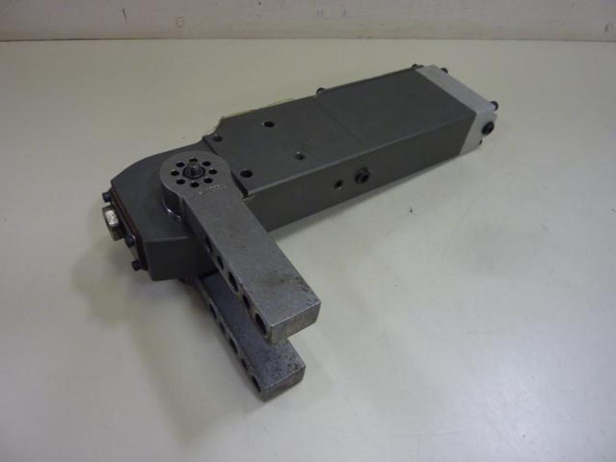 Used BTM CORP Power Clamp STC52VP-120-733207H-90AL/R/SCDC Used