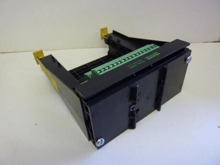 Used MURR ELEKTRONIK Terminal Block / Card Stand 63040 USED