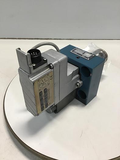 Used BOSCH Valve B 811 105 044 Used # 144609