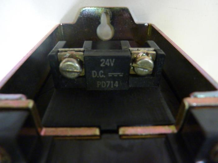 Used ALLEN BRADLEY DC Relay 700DC-P800Z24 SER A #87091