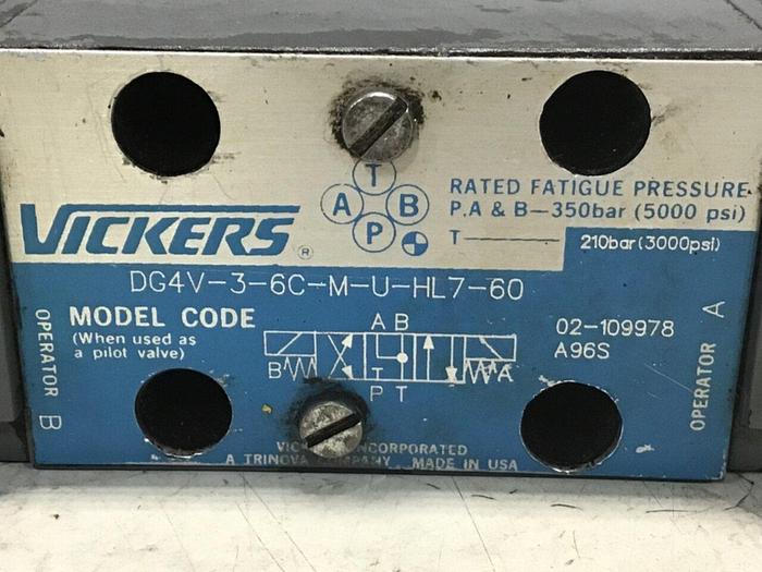 Used VICKERS Directional Valve DG4V-3-6C-M-U-HL7-60 Used