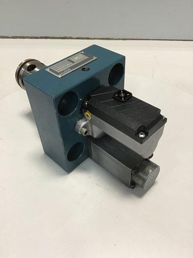 Used BOSCH Hydraulic Valve 0 811 402 614 Used