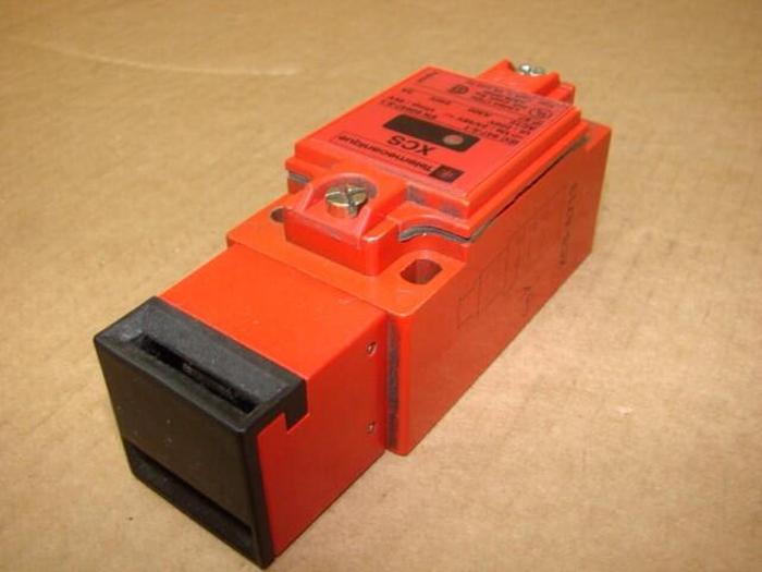 Used TELEMECANIQUE Interlock XCS-A713 #21360