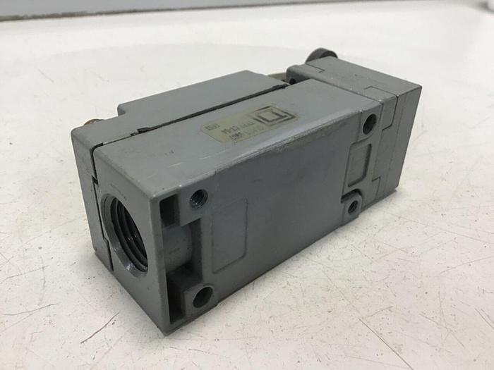 Used SQUARE D Limit Switch 9007-C54B #121683