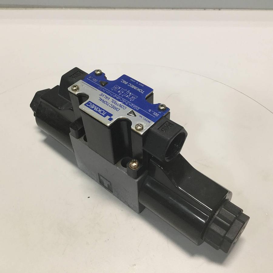 Used TOKIMEC Directional Control Valve DG4V-3-6C-M-P7-H-7-52 USED
