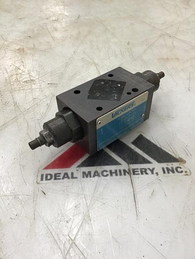 Used VICKERS Flow Control Valve DGMFN-3-Y-A2W-B2W-41 USED #141881
