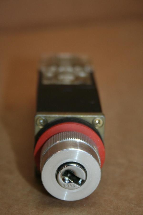 Used ALLEN BRADLEY Selector Switch 800MR-H33B Used