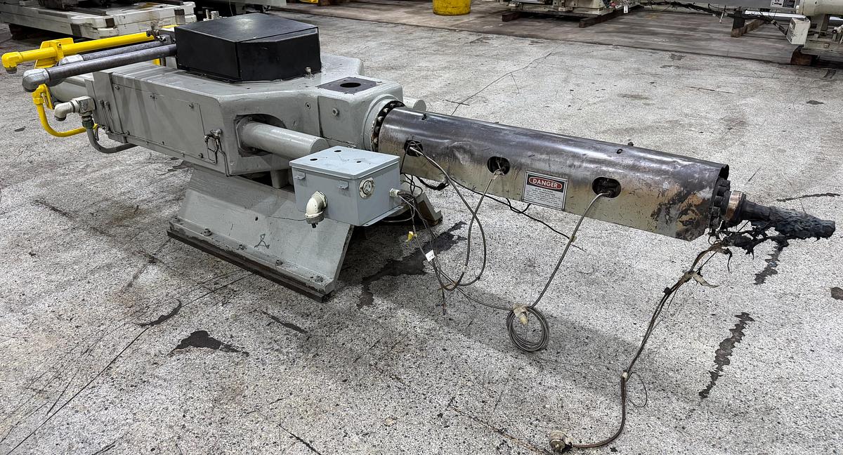 Used VAN DORN 300-RS-30 F INJECTION UNIT