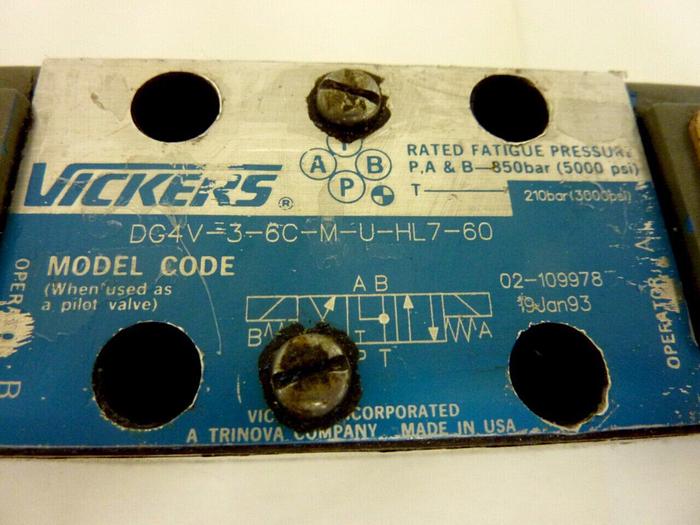 Used VICKERS Directional Valve DG4V-3-6C-M-U-HL7-60 Used