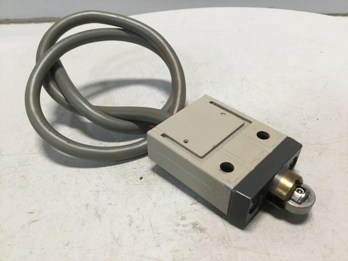 Used OMRON Limit Switch D4C-9049 #104394