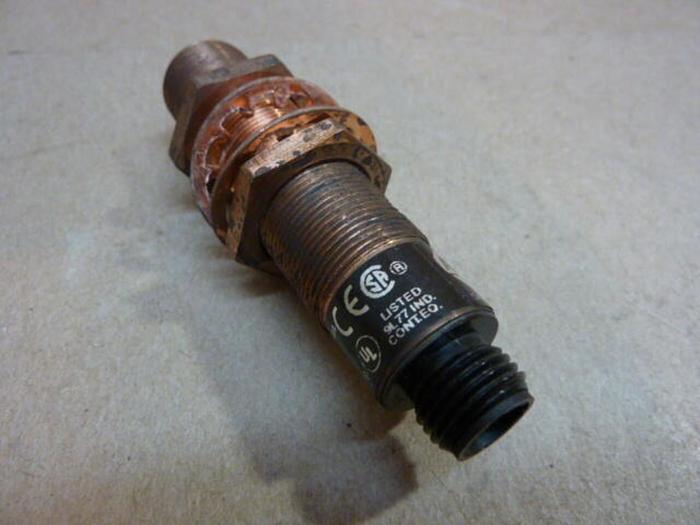 Used ALLEN BRADLEY Proximity Switch 871ZC-BW5N18-R3 SER A #29776