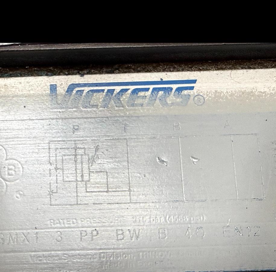 Used VICKERS KFDG5V 7 26200N X VM U1 H1 12 EN30