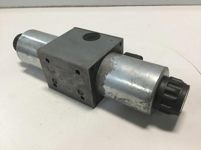 Used MANNESMANN REXROTH Valve 4WE10J31CG24N9Z4 #106056