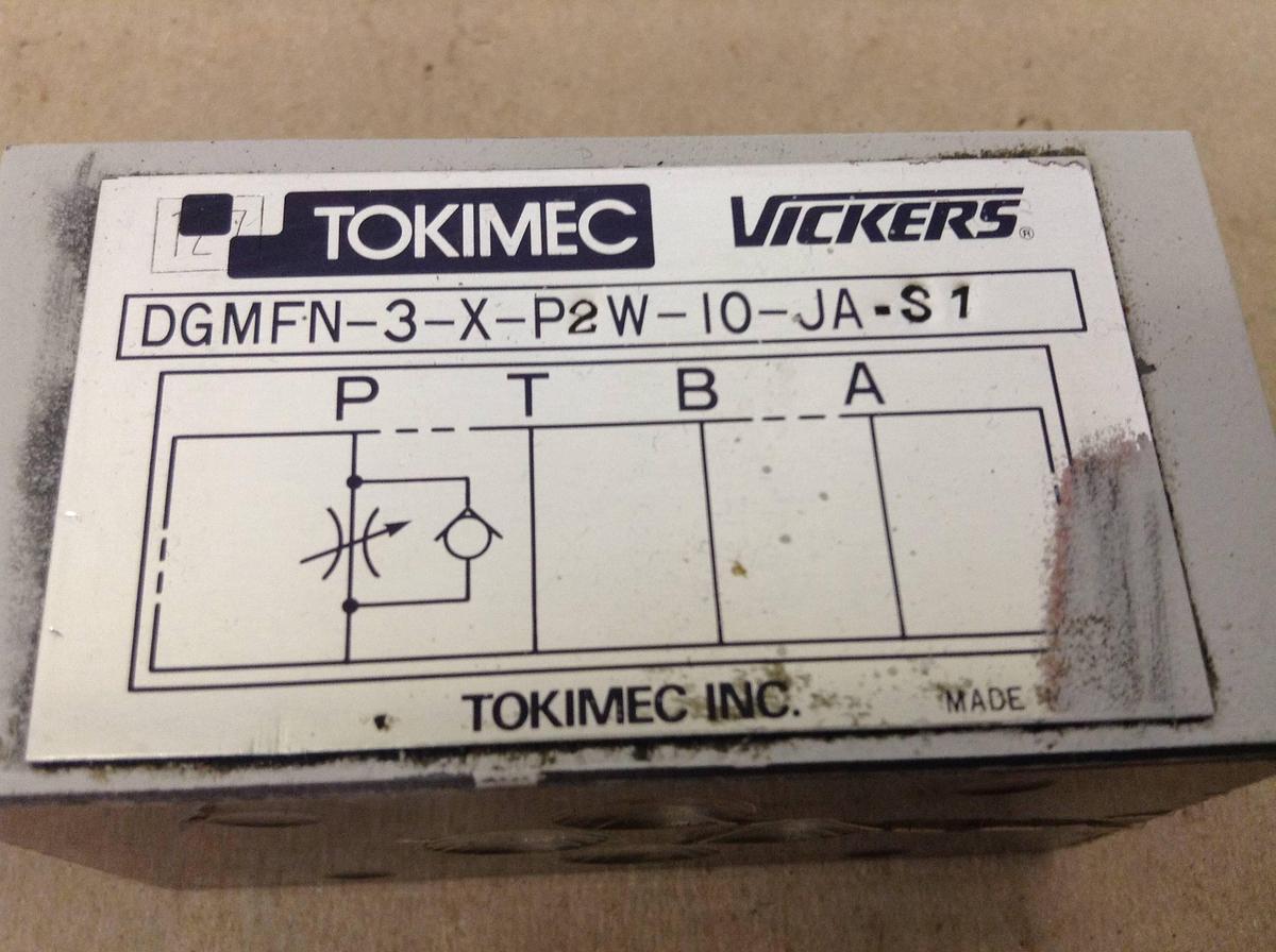 Used VICKERS Control Valve DGMFN3XP2W10JAS1 USED
