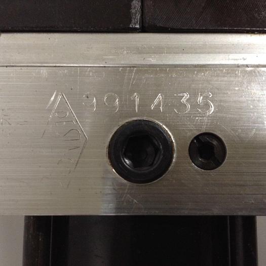 Used DESTACO Pneumatic Hold Down Clamp 99MAL-X27M-90-97-22-DS #90042