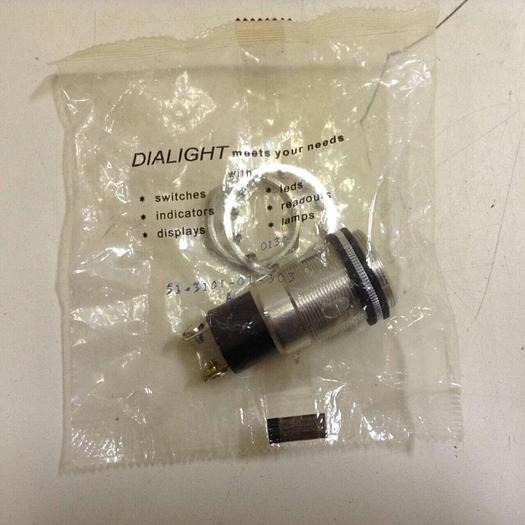 Used DIALIGHT Push Button Switch 51-3101-01-303 #88374