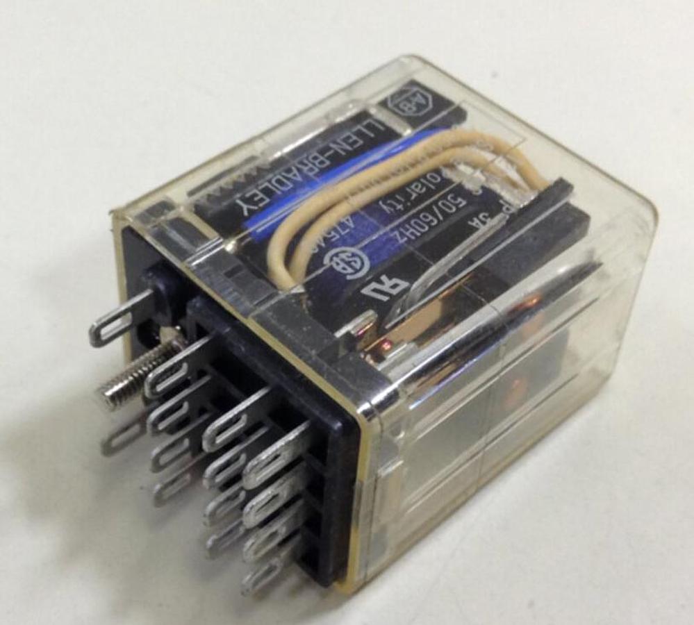 Used ALLEN BRADLEY Relay 700-HC14Z24-4 SER A USED