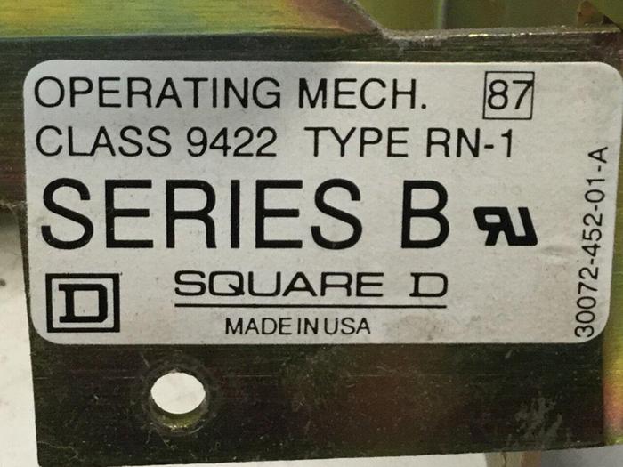Used SQUARE D Breaker Operating Mechanism 30072-305-30-A #104500