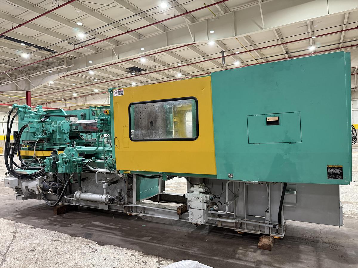 Used TOSHIBA 310 Ton Injection Molding Machine ISGS310WV10-19B USED