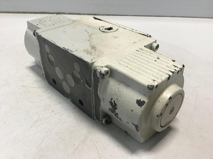 Used NACHI Valve SS-G03-C5-GR-D2-J10 USED