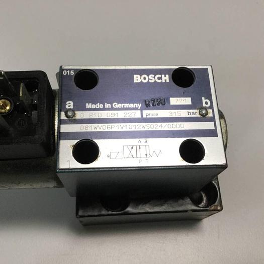 Used BOSCH Directional Valve 0 810 091 227 #97543
