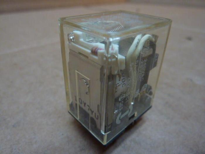 Used OMRON Relay & Base MY4N-D2 #27558