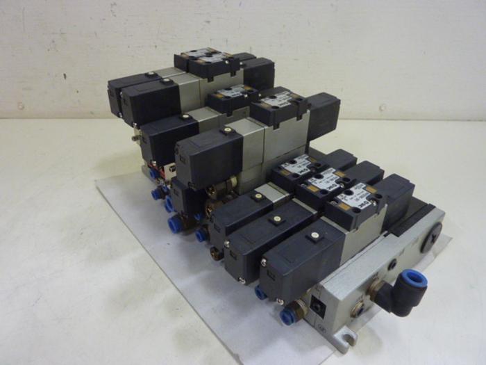 Used SMC Control Block w/ Valves VFS2100-5FZ #60114